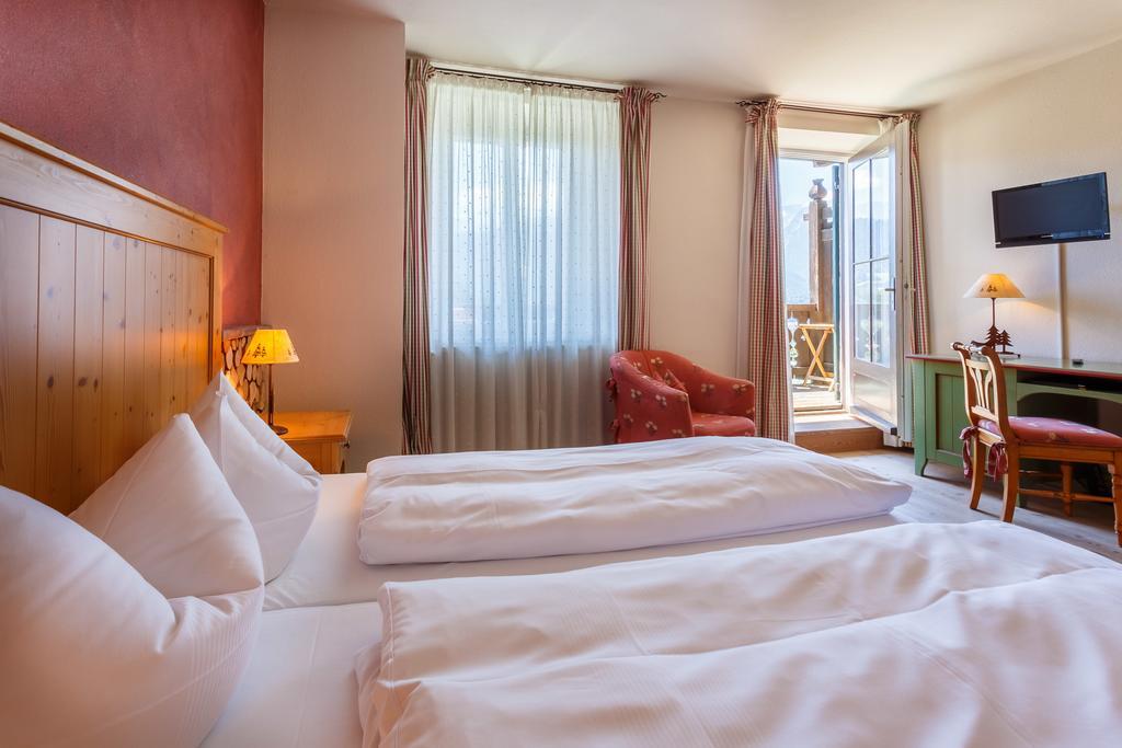 Landkomforthotel Panorama & Restaurant Bella Vista 加爾米施-帕滕基興 客房 照片